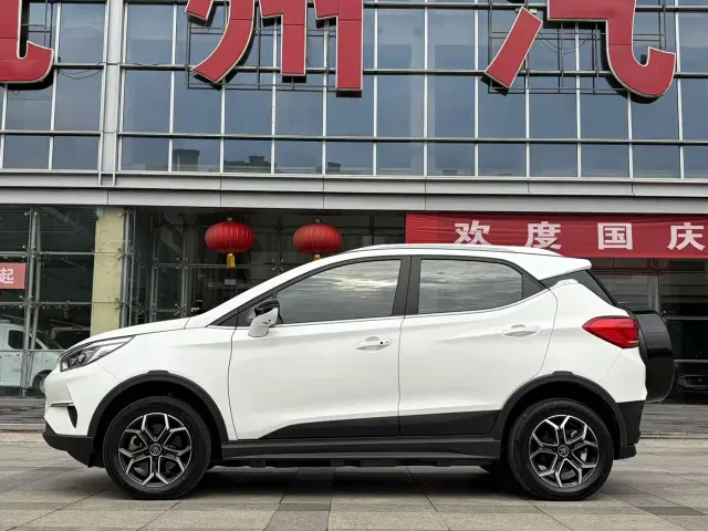 BYD Yuan Pro — Фото автомобиля 3