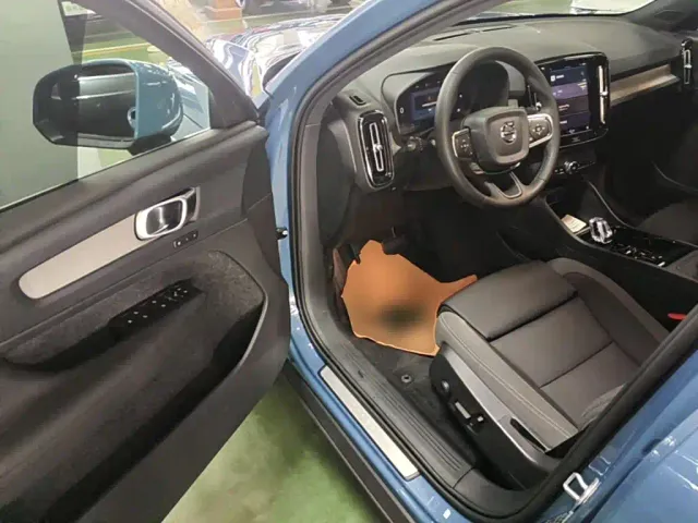 Volvo XC40 — Фото автомобиля 15