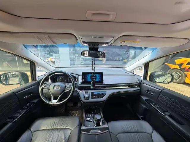 Honda Elysion — Фото автомобиля 9