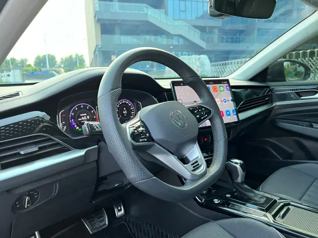 Volkswagen Passat — Фото автомобиля 11