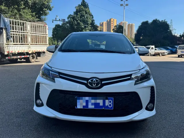 Toyota Vios FS — Фото автомобиля 5