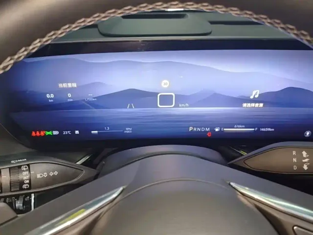 Buick Envision Plus — Фото автомобиля 11