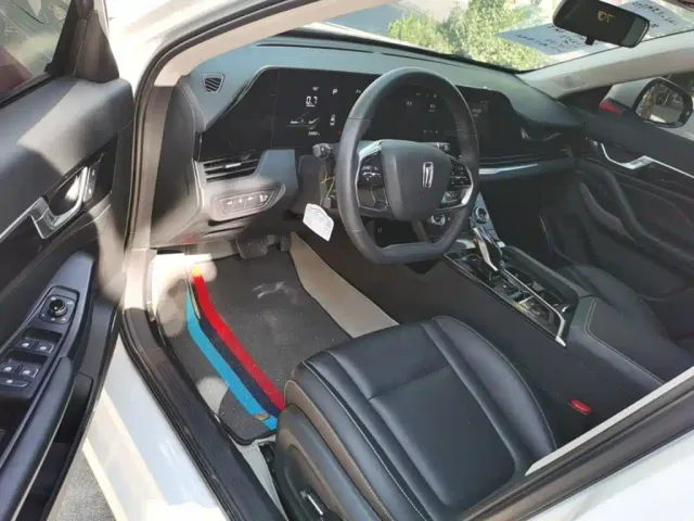 Bestune B70 — Фото автомобиля 15
