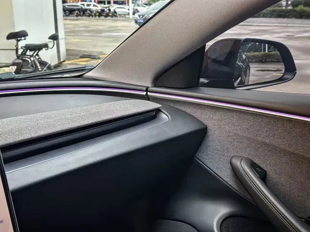 Tesla Model 3 — Фото автомобиля 7