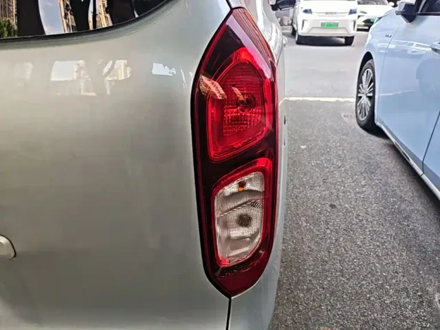 Wuling Hongguang — Фото автомобиля 7