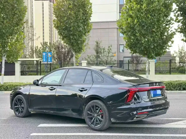 Hongqi H5 — Фото автомобиля 9