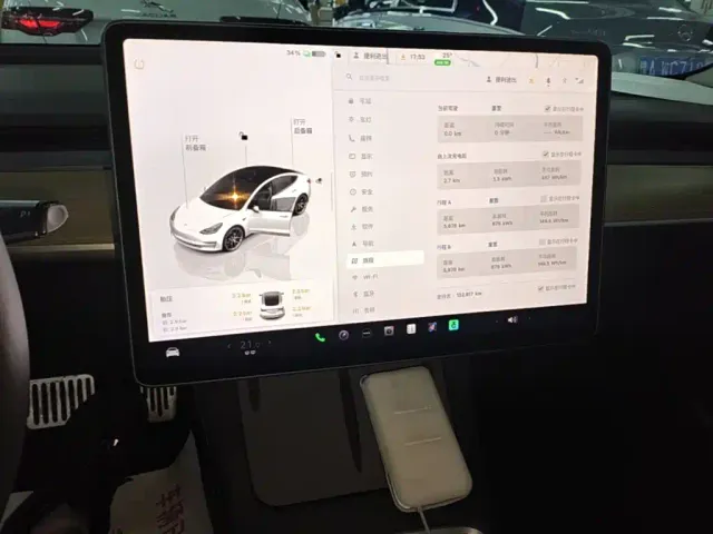 Tesla Model 3 — Фото автомобиля 12