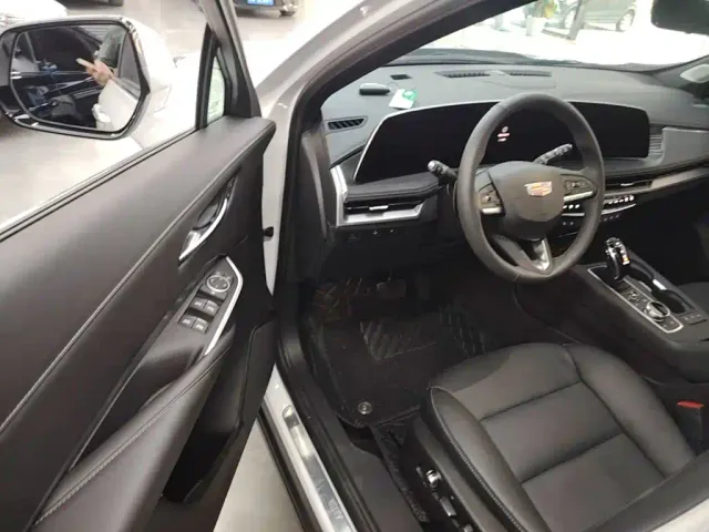 Cadillac XT4 — Фото автомобиля 15