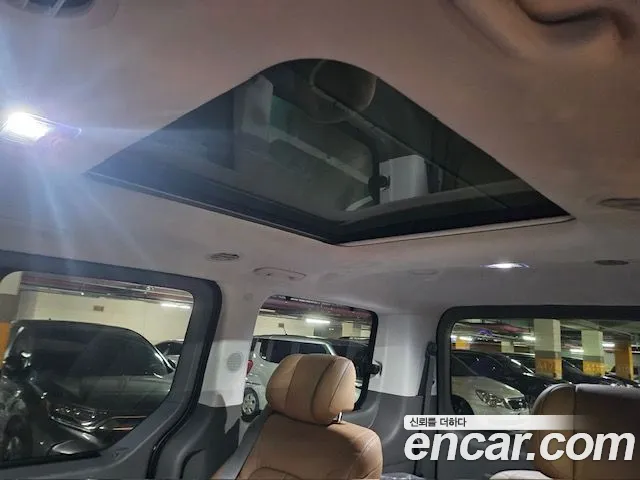 Hyundai Staria Staria 4WD Lounge 7 мест — Фото автомобиля 8