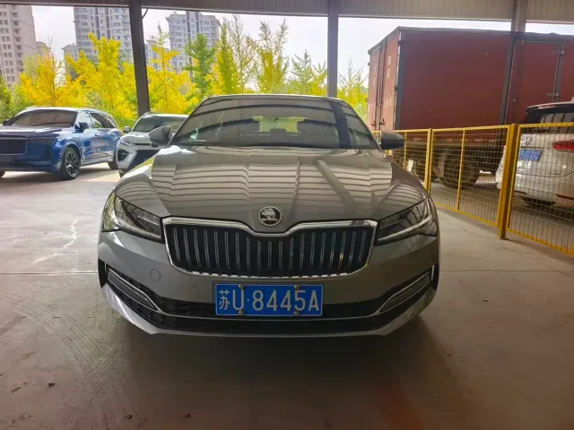 Skoda Superb — Фото автомобиля 3