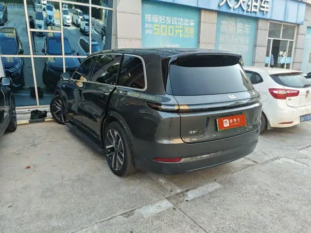 Li Auto L9 — Фото автомобиля 5