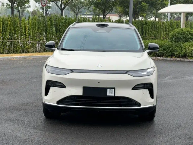 Leapmotor C11 — Фото автомобиля 2