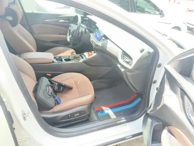 Buick Regal — Фото автомобиля 10