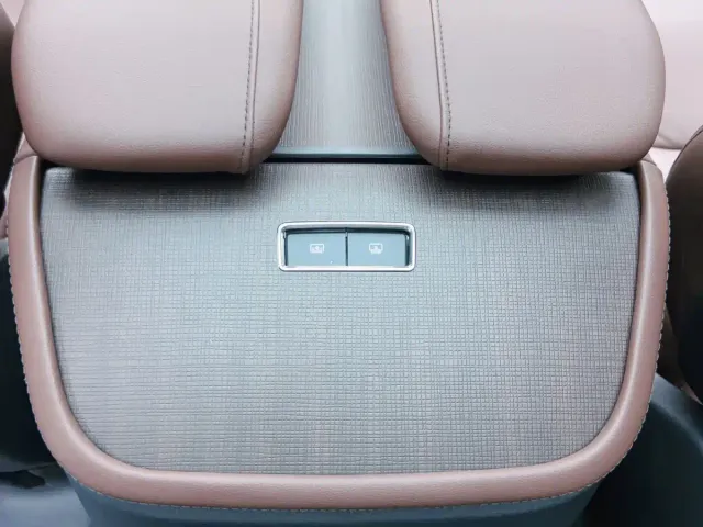 Lincoln Navigator — Фото автомобиля 15
