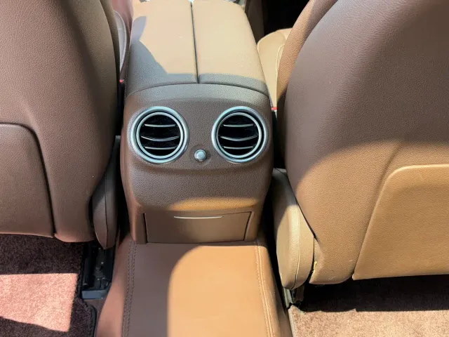 Mercedes-Benz E-Class — Фото автомобиля 18