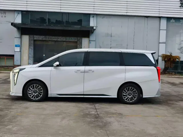 GAC Trumpchi M8 — Фото автомобиля 7