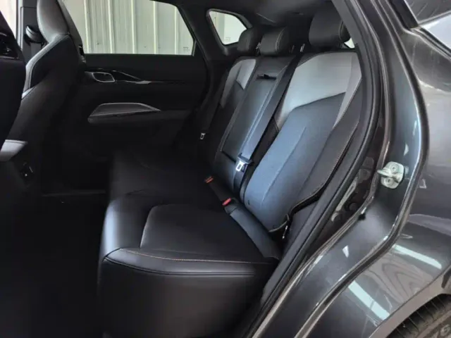 Changan Z6 — Фото автомобиля 16
