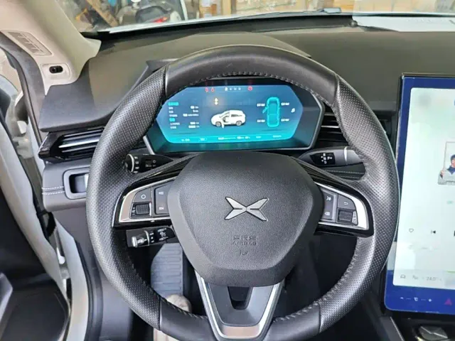 Xpeng G3 — Фото автомобиля 10
