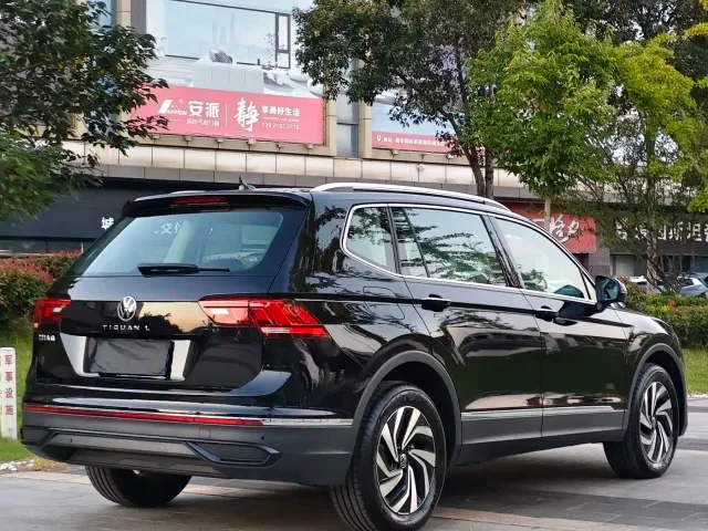 Volkswagen Tiguan L — Фото автомобиля 9