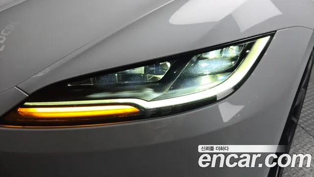 Tesla Model 3 — Фото автомобиля 7
