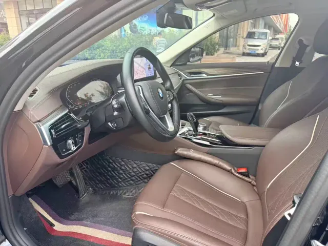BMW 5 Series — Фото автомобиля 4