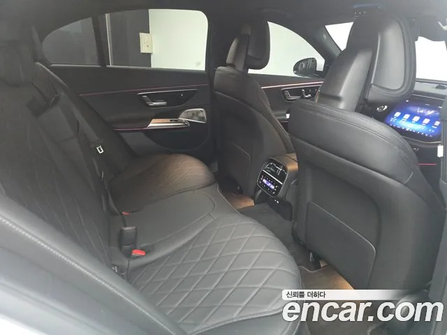 Mercedes-Benz E-Class — Фото автомобиля 11