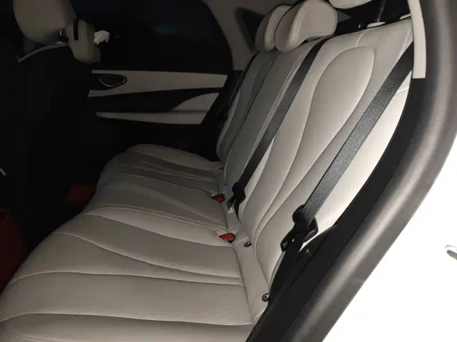 BYD Seal 05 DM-i — Фото автомобиля 13