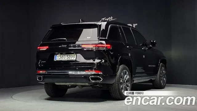 Jeep Cherokee Grand Cherokee(WL) 3.6 Overland — Фото автомобиля 2