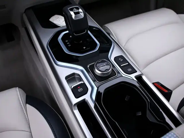 Geely ICON — Фото автомобиля 10