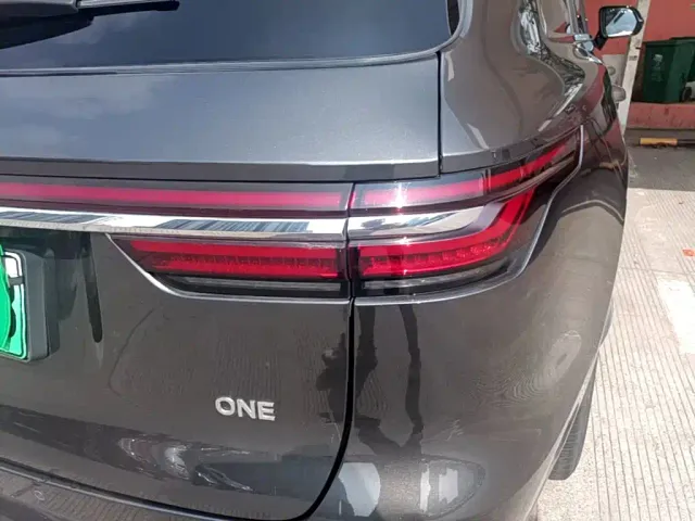 Li Auto ONE — Фото автомобиля 7