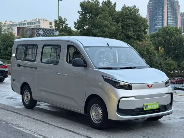 Wuling Yangguang Pro — Фото автомобиля 3