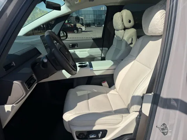 Li Auto MEGA — Фото автомобиля 6