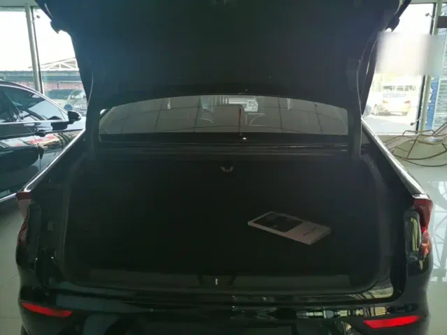 Wuling Starlight — Фото автомобиля 18