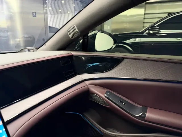 Denza Z9GT — Фото автомобиля 10