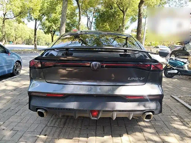 Changan UNI-V — Фото автомобиля 5