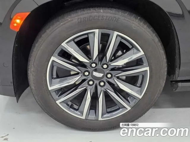 Cadillac Escalade Generation 5 — Фото автомобиля 10