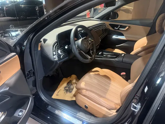 Mercedes-Benz E-Class — Фото автомобиля 3