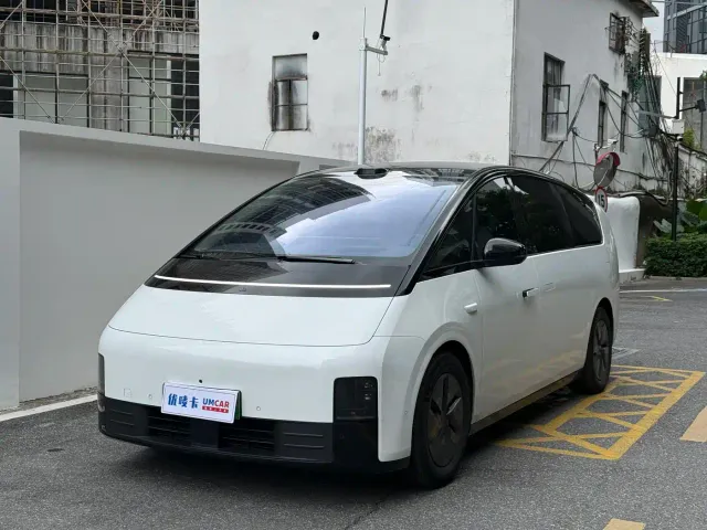Фотография автомобиля — Li Auto MEGA