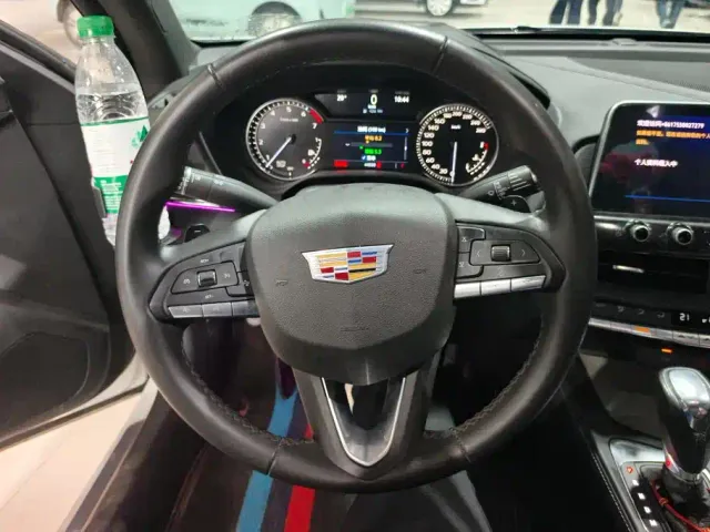 Cadillac CT4 — Фото автомобиля 15