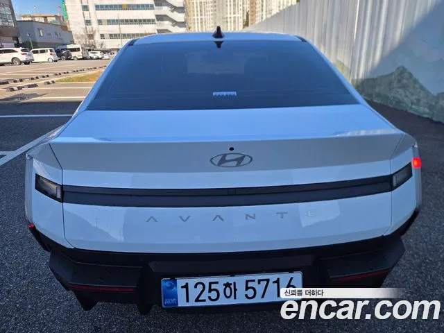 Hyundai Avante (CN8) — Фото автомобиля 4