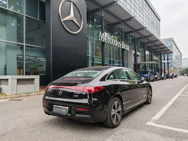 Mercedes-Benz Mercedes-Benz EQE 2025 500 4MATIC Pioneer — Фото автомобиля 3