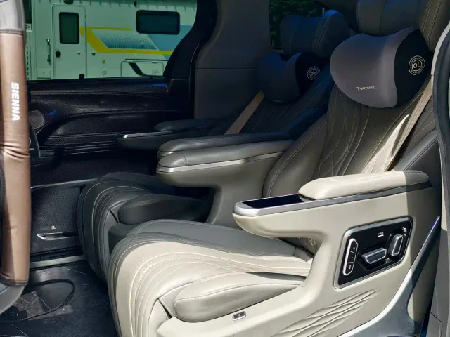 Toyota Sienna — Фото автомобиля 5