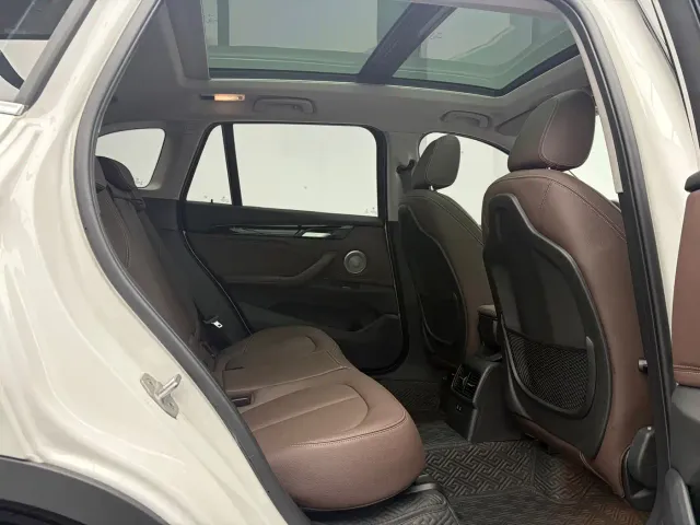 BMW X1 — Фото автомобиля 14