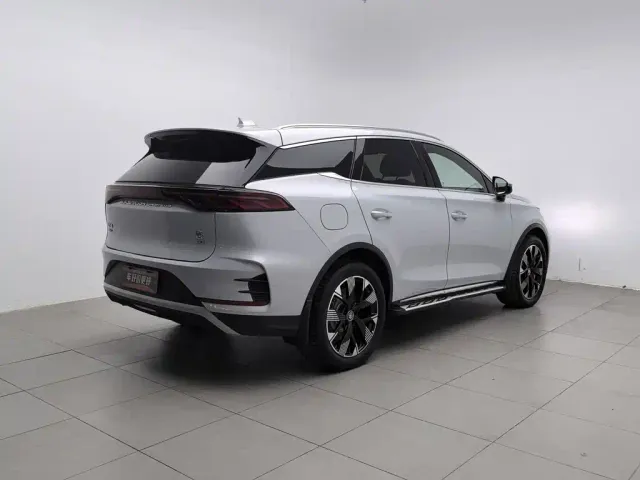 BYD Tang — Фото автомобиля 2