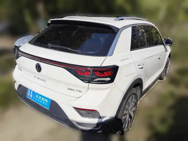 Volkswagen T-Roc — Фото автомобиля 2