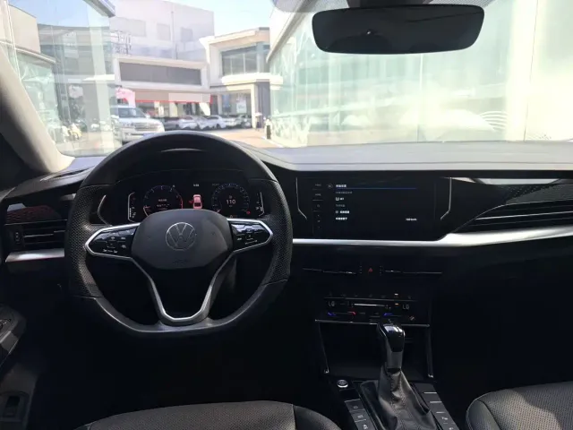 Volkswagen Passat — Фото автомобиля 5