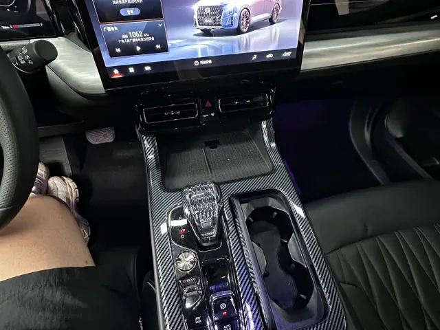 GAC Trumpchi GS8 — Фото автомобиля 21