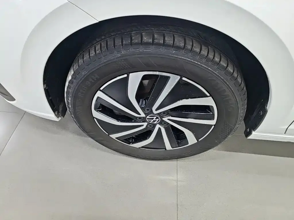 Volkswagen Lavida 2023 New Trend 1.5L Auto Aspiration Edition — Фото автомобиля 24