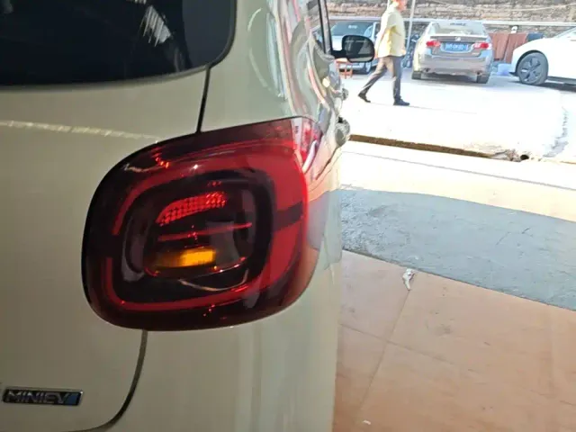 Wuling Hongguang Mini EV — Фото автомобиля 7