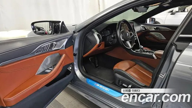 BMW 8 Series G15 — Фото автомобиля 10